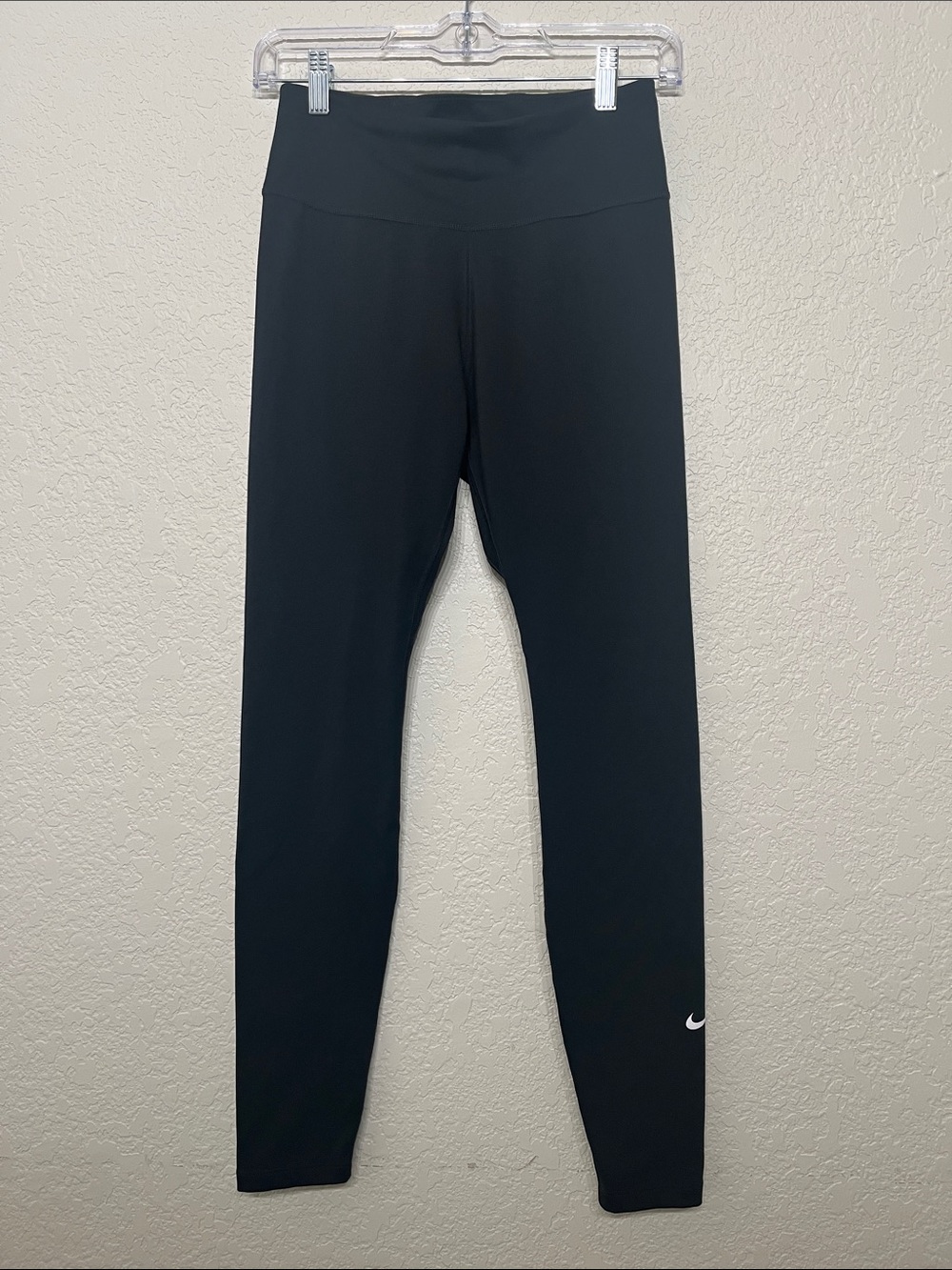 Nike DRI-FIT Black High-Rise Women’s Small Active Leggings with White Swoosh
